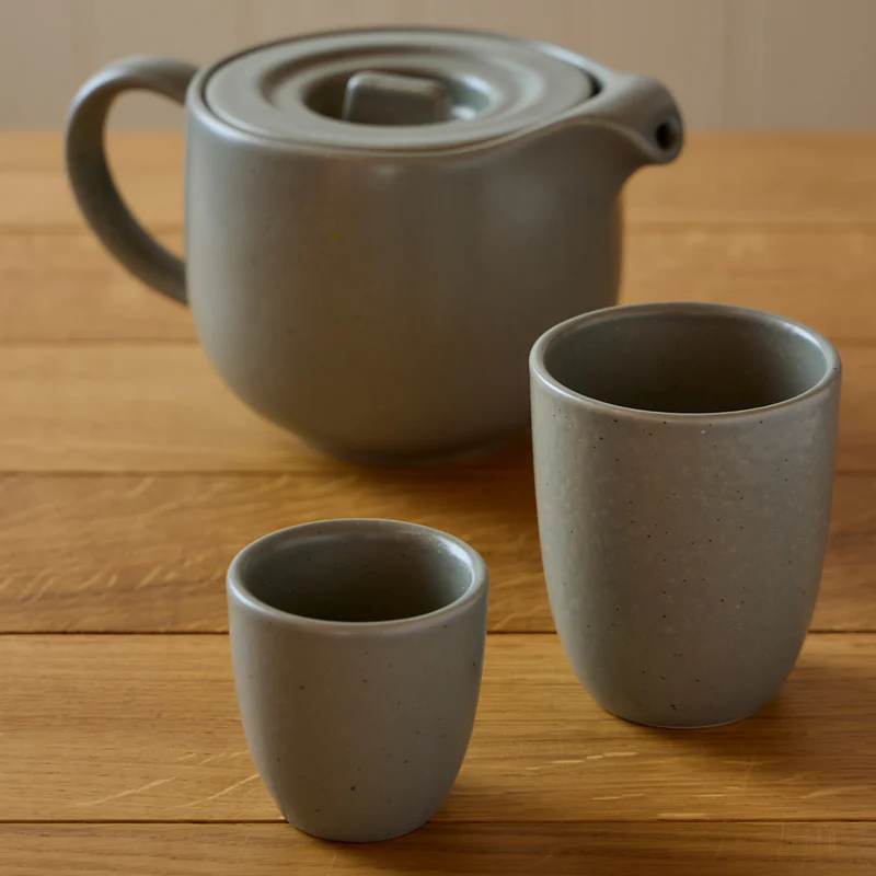 
Handmade "Pacifica" Teapot with Infuser - Artichoke Green