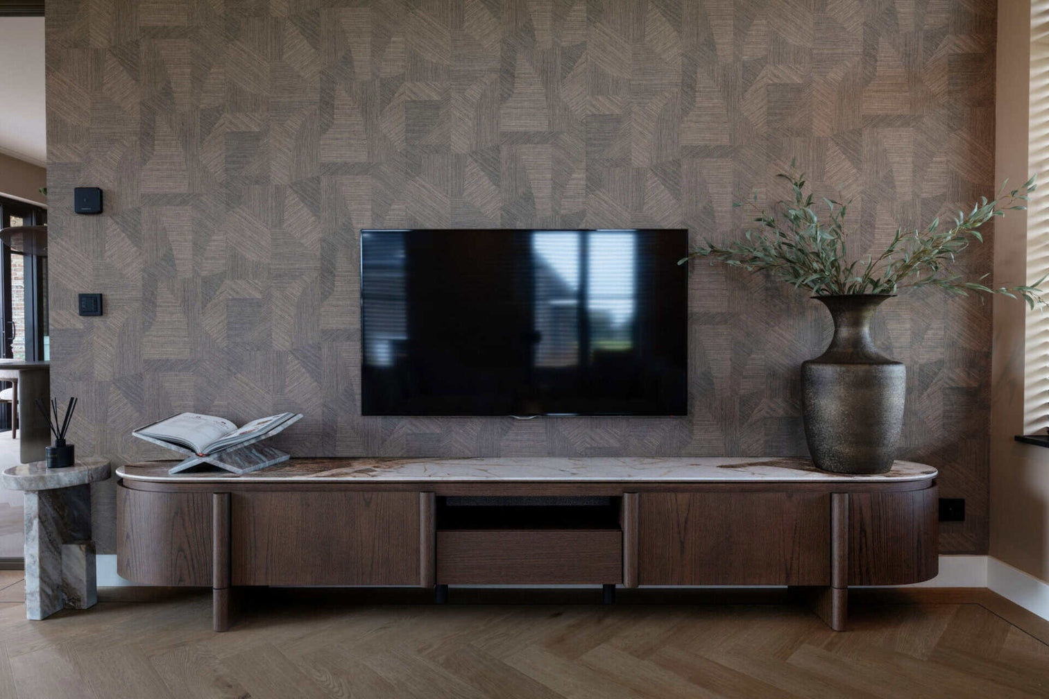 
Grand banc TV design « Langford » avec plateau en céramique