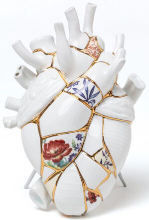Design vase "Love in Bloom Kintsugi" decorated with real gold